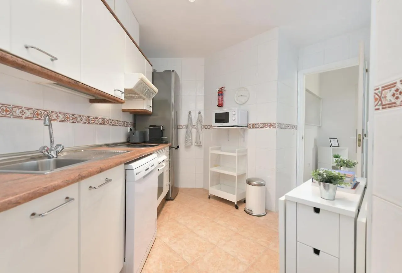 Charming Beachfront Apartment In Estepona Marina 0*,  Španělsko